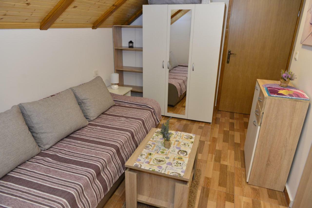 Apartmani Miscevic 조시프돌 외부 사진