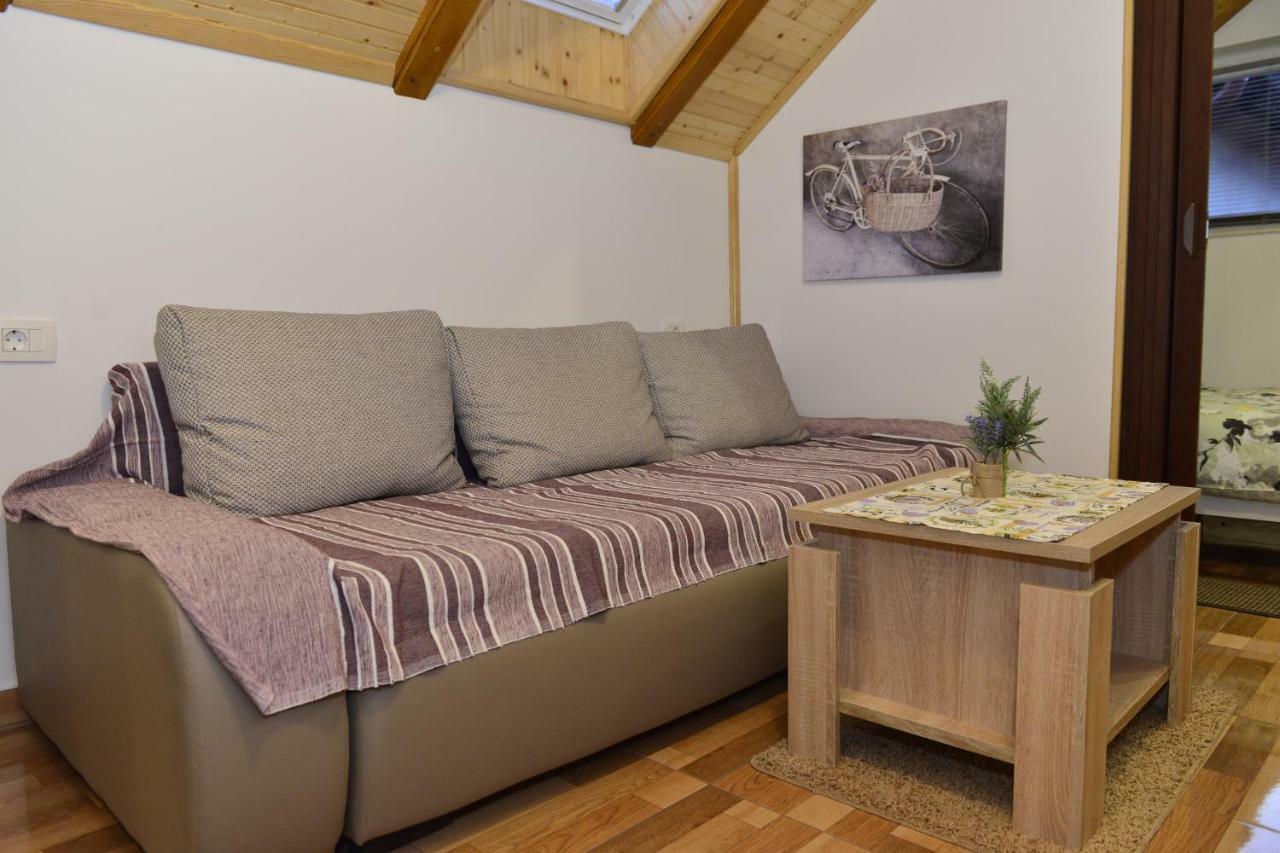 Apartmani Miscevic 조시프돌 외부 사진