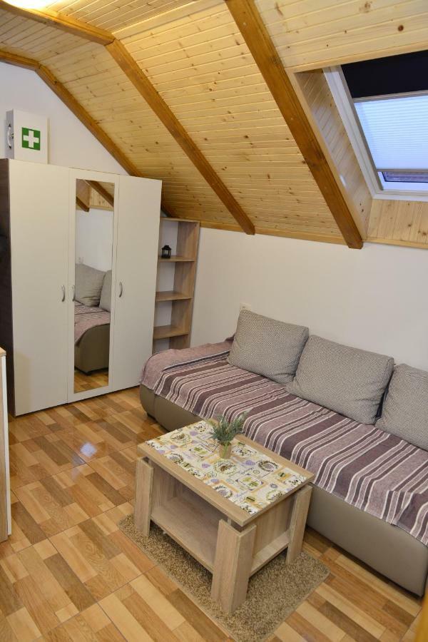 Apartmani Miscevic 조시프돌 외부 사진